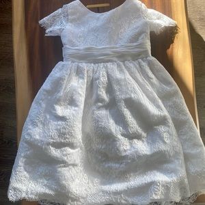Sweet kids girls white lace dress size 5 (Dillards)